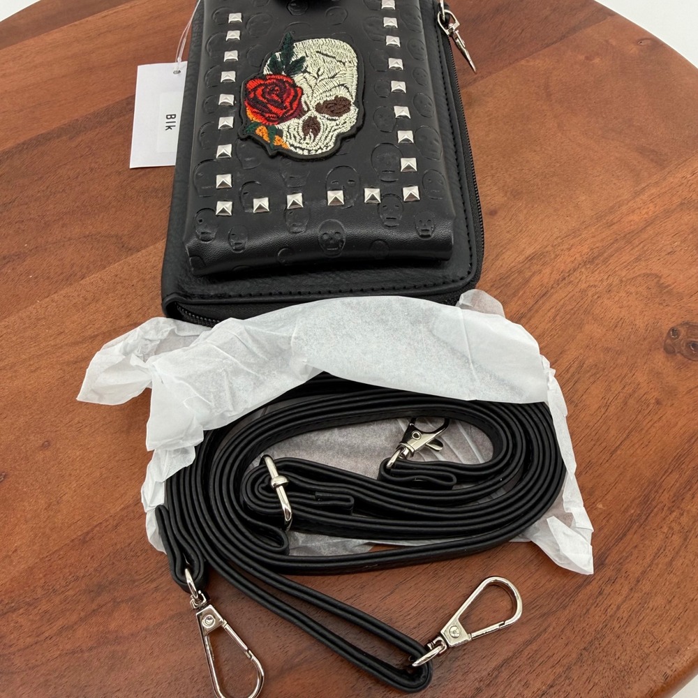 Black Skull Rose Embroidered Studded Crossbody Wallet Phone Bag New - Picture 4 of 8